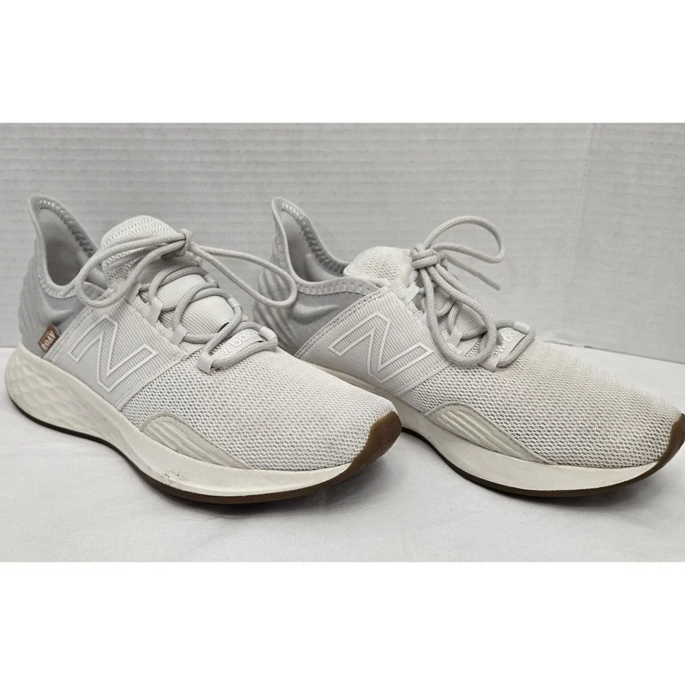 New Balance Womens Fresh Foam Roav WROAVRW White Running Shoes Size 7 GUC